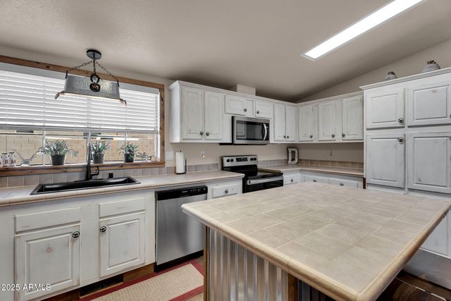 1218 E SENTINEL ROCK Road, Phoenix, AZ 85086