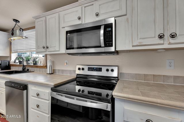 1218 E SENTINEL ROCK Road, Phoenix, AZ 85086