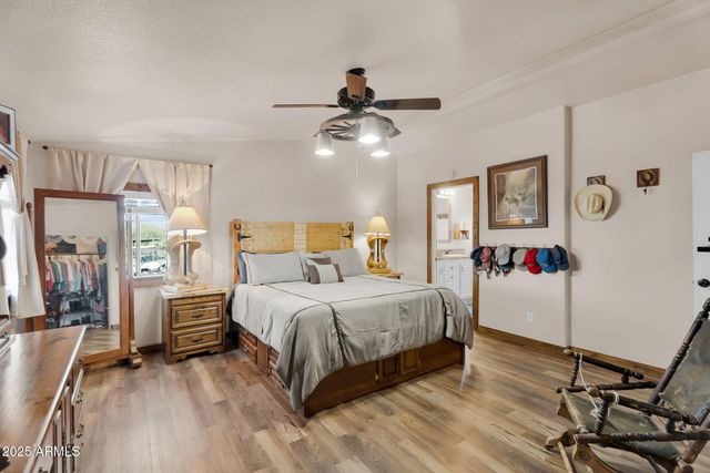 1218 E SENTINEL ROCK Road, Phoenix, AZ 85086