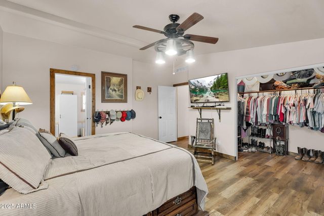 1218 E SENTINEL ROCK Road, Phoenix, AZ 85086