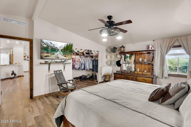 1218 E SENTINEL ROCK Road, Phoenix, AZ 85086