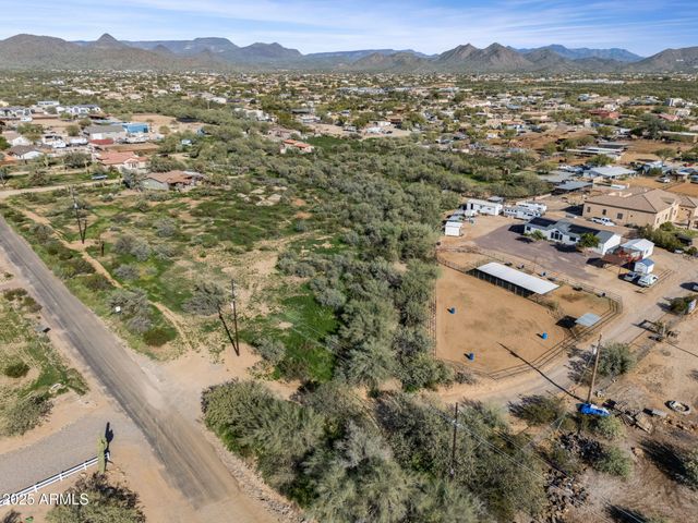 1218 E SENTINEL ROCK Road, Phoenix, AZ 85086