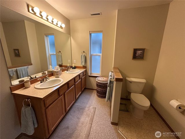 2766 McNeil Street, Dupont, WA 98327