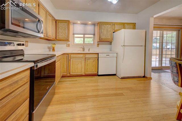 1126 Moffat Circle, Colorado Springs, CO 80915