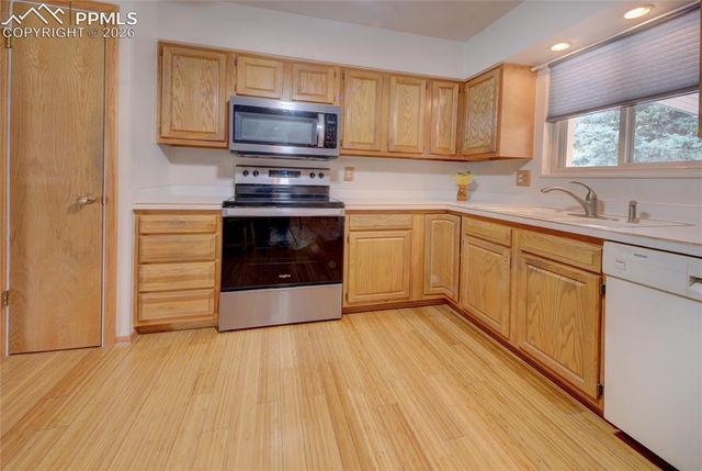 1126 Moffat Circle, Colorado Springs, CO 80915