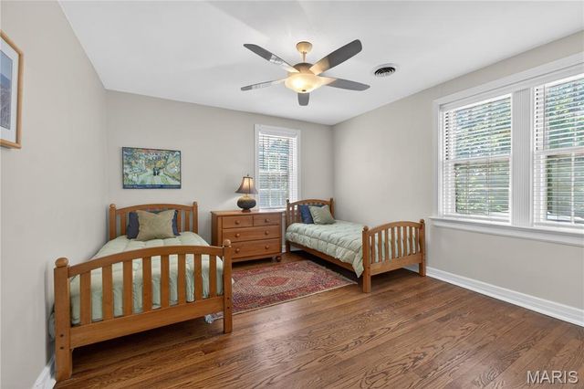 98 Lake Forest Drive, Richmond Heights, MO 63117