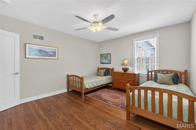 98 Lake Forest Drive, Richmond Heights, MO 63117