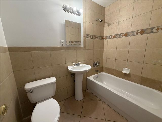 123 NW 26TH STREET, Gainesville, FL 32607