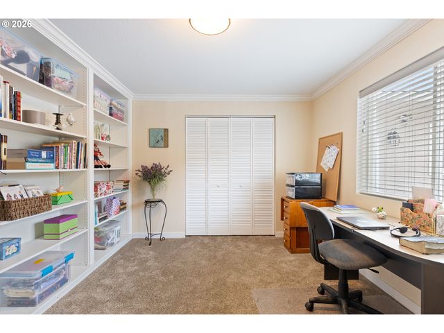 2164 Se DOUGLAS Ave, Roseburg, OR 97470