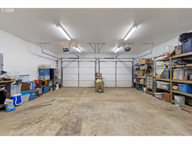 2164 Se DOUGLAS Ave, Roseburg, OR 97470