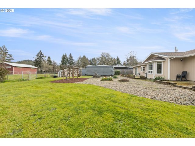 2164 Se DOUGLAS Ave, Roseburg, OR 97470