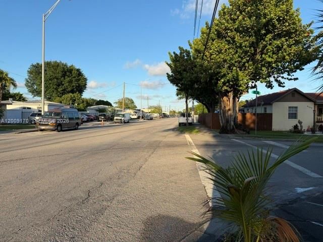 890 E 52nd Street, Hialeah, FL 33013