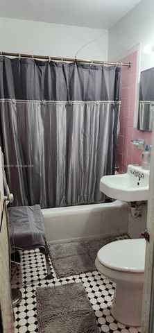 890 E 52nd Street, Hialeah, FL 33013