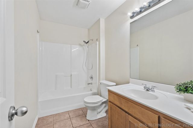 15209 E 90th Place North, Owasso, OK 74055