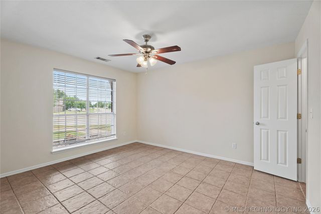 15209 E 90th Place North, Owasso, OK 74055