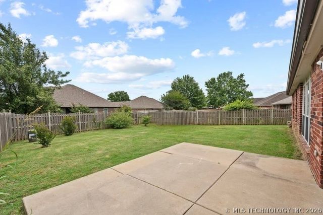 15209 E 90th Place North, Owasso, OK 74055