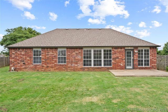 15209 E 90th Place North, Owasso, OK 74055