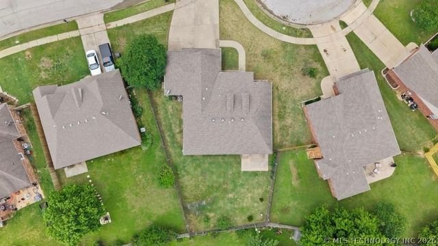 15209 E 90th Place North, Owasso, OK 74055