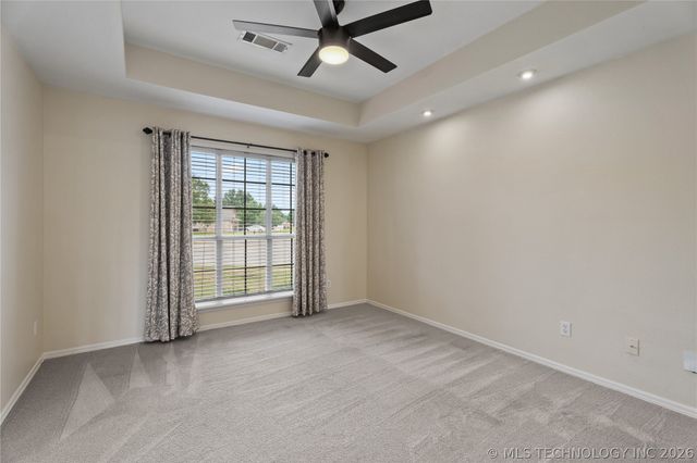 15209 E 90th Place North, Owasso, OK 74055
