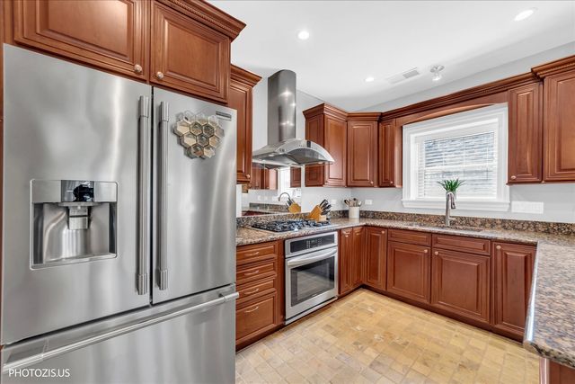 3933 N Marshfield Avenue 3S, Chicago, IL 60613