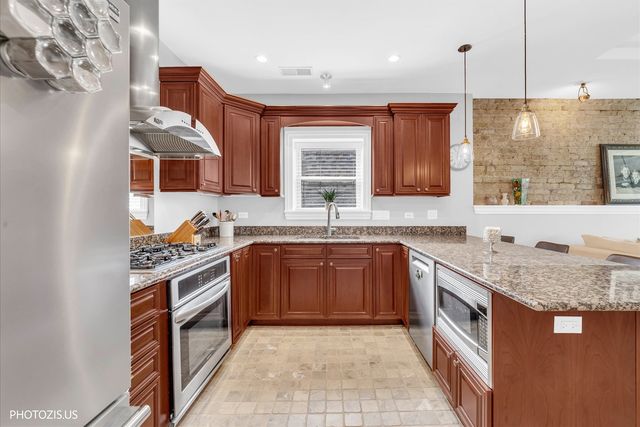 3933 N Marshfield Avenue 3S, Chicago, IL 60613