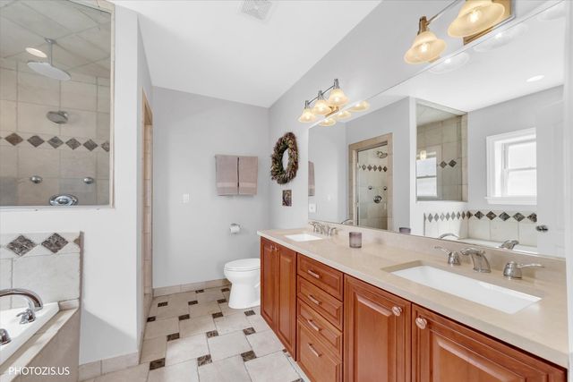 3933 N Marshfield Avenue 3S, Chicago, IL 60613