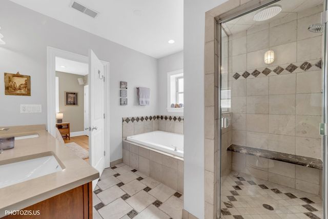 3933 N Marshfield Avenue 3S, Chicago, IL 60613