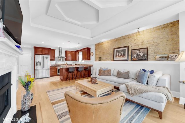 3933 N Marshfield Avenue 3S, Chicago, IL 60613