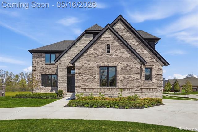 11963 Forest Brook Drive, Washington, MI 48094