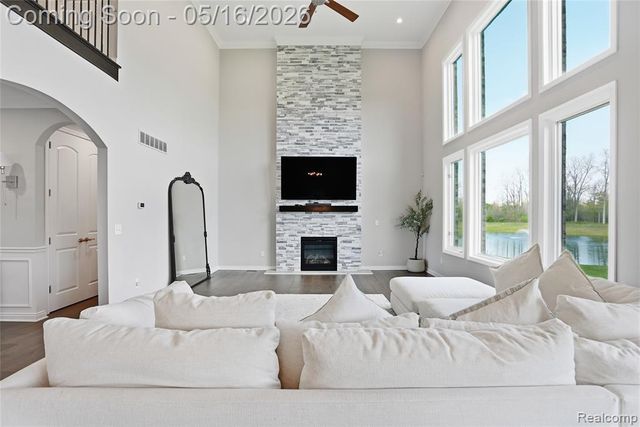 11963 Forest Brook Drive, Washington, MI 48094