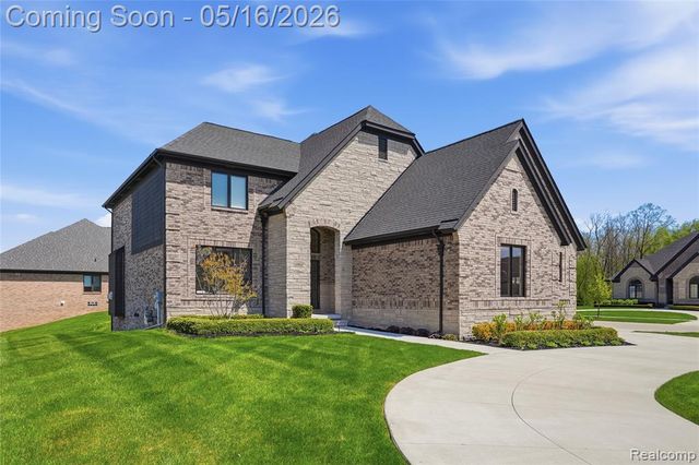11963 Forest Brook Drive, Washington, MI 48094