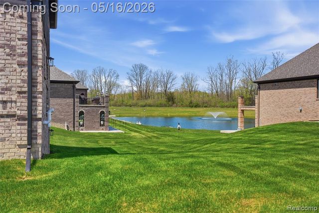 11963 Forest Brook Drive, Washington, MI 48094