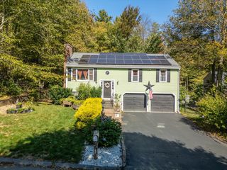 277 Stoneybrook Rd, Fitchburg, MA 01420