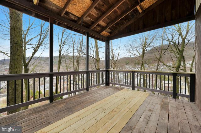 242 VAN GELDER ST, Tamaqua, PA 18252