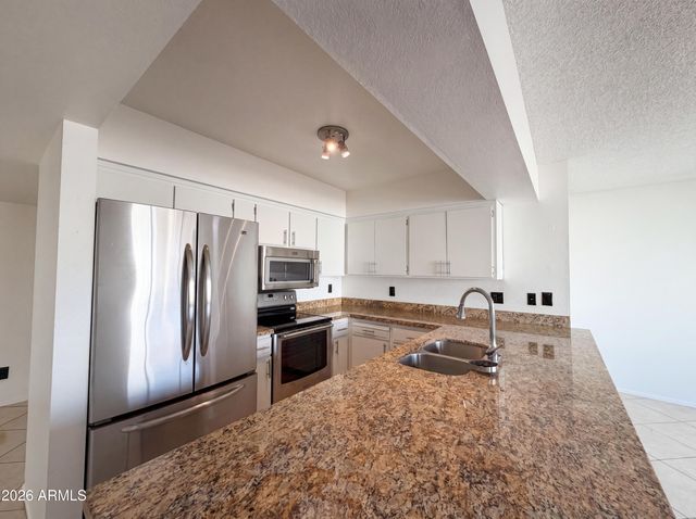 2611 W ELLIS Drive, Tempe, AZ 85282