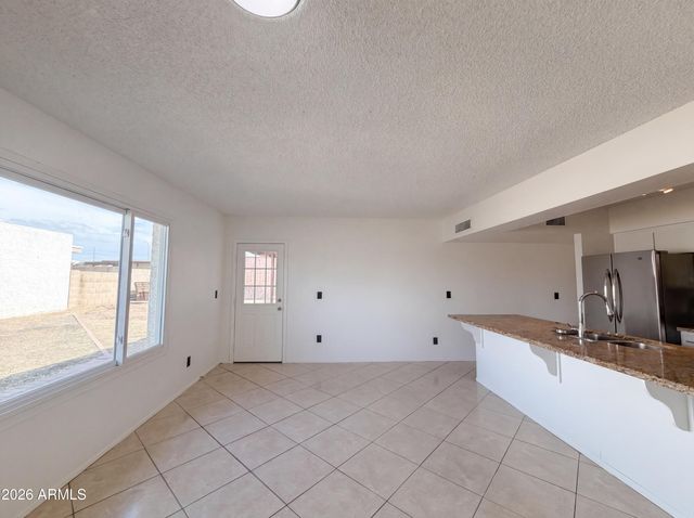 2611 W ELLIS Drive, Tempe, AZ 85282