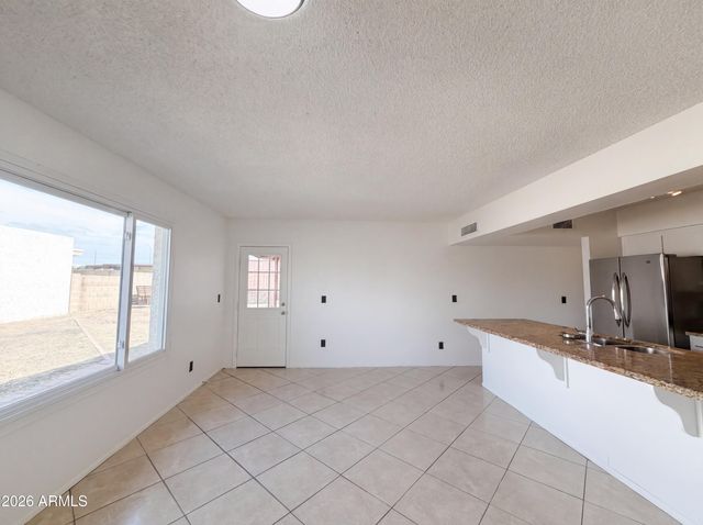 2611 W ELLIS Drive, Tempe, AZ 85282