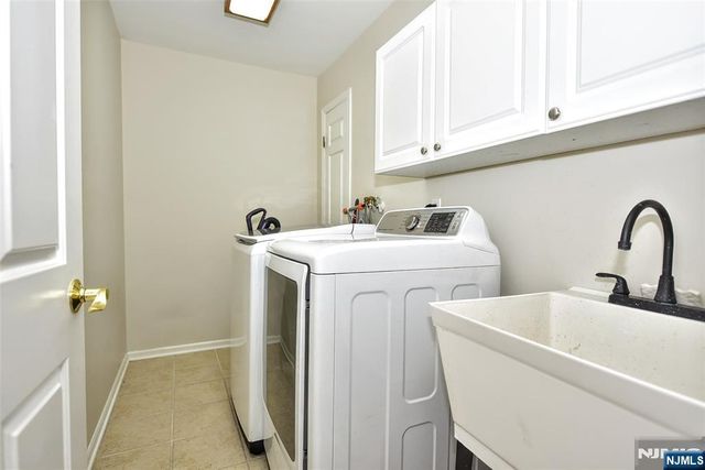 64 Peach Hill Court, Ramsey, NJ 07446