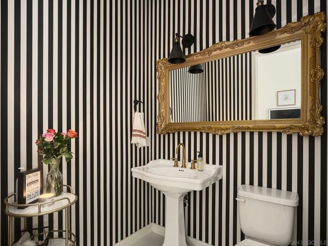 9777 Grosalia Avenue, La Mesa, CA 91941