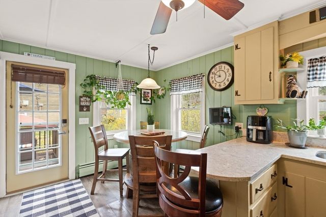 104 W Pond Rd, Plymouth, MA 02360