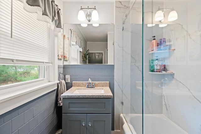 104 W Pond Rd, Plymouth, MA 02360