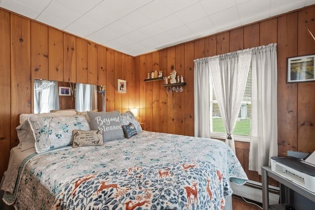 104 W Pond Rd, Plymouth, MA 02360
