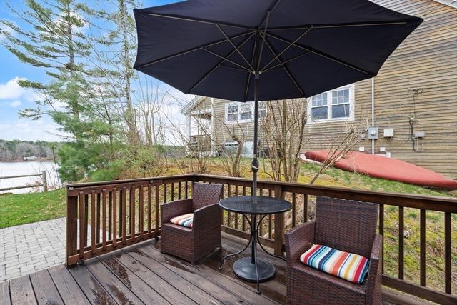 104 W Pond Rd, Plymouth, MA 02360