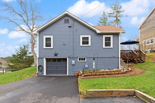 104 W Pond Rd, Plymouth, MA 02360