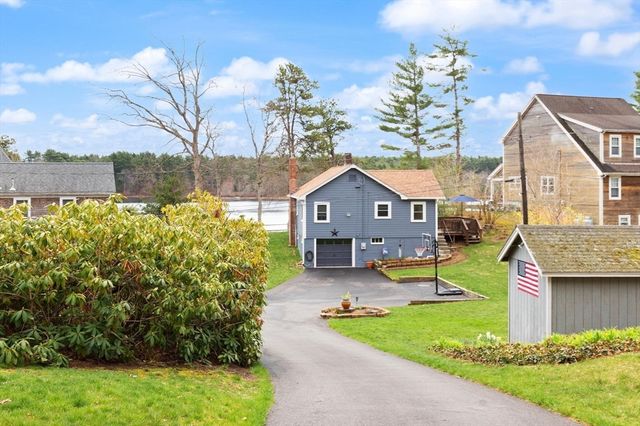 104 W Pond Rd, Plymouth, MA 02360