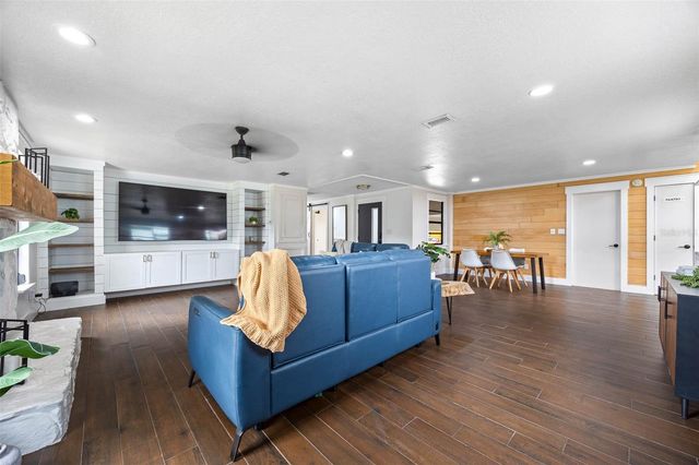 12756 POINSETTIA AVENUE, Seminole, FL 33776