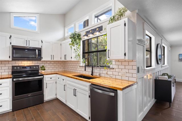 12756 POINSETTIA AVENUE, Seminole, FL 33776