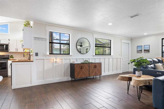 12756 POINSETTIA AVENUE, Seminole, FL 33776