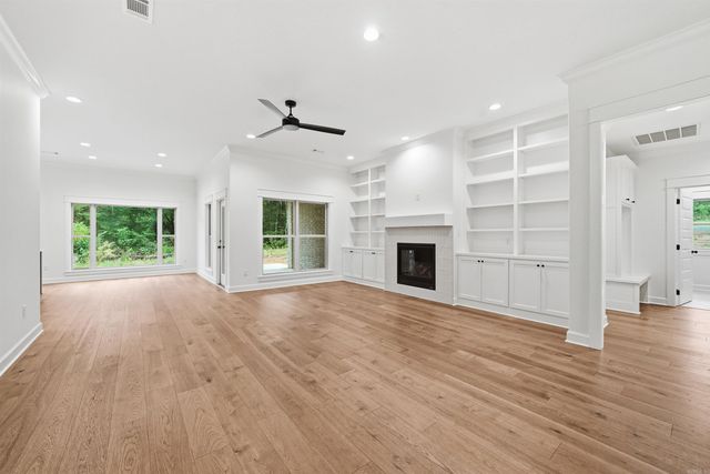 4 Camelot Court, Greenbrier, AR 72058