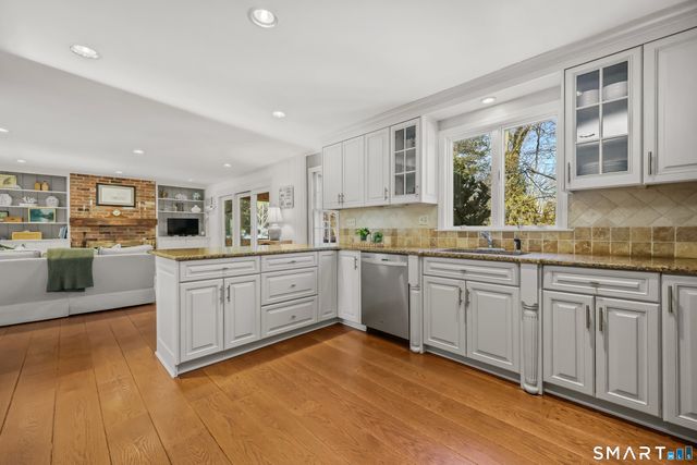 610 Unquowa Road, Fairfield, CT 06824